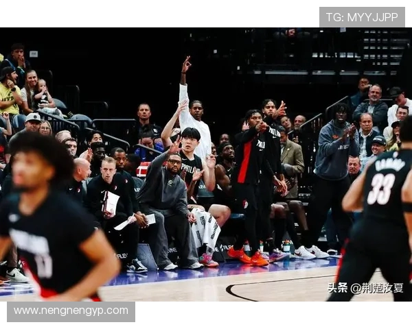 开拓者与爵士激战正酣比分悬念迭起引发球迷热议 开拓者与爵士激战正酣比分悬念迭起引发球迷热议