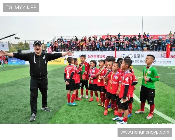 穆西亚拉的崛起之路：从青训新星到足坛闪耀的明日之星