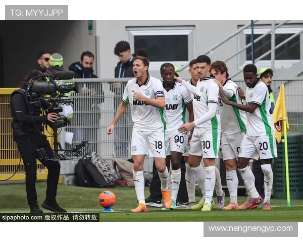 迈尼昂：从青涩门将到世界顶级守护者的传奇之路