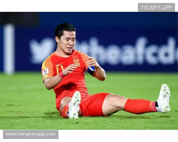 黄强独家揭秘足球技巧与战术分享助你提升球技的秘诀