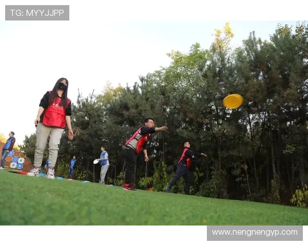 武汉飞盘队与成都飞盘队赛后复盘分析双方状态与表现对比 武汉飞盘队与成都飞盘队赛后复盘分析双方状态与表现对比