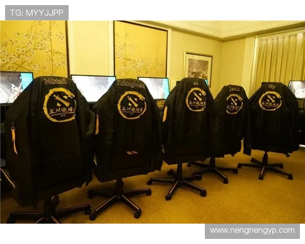 DOTA2热点分析:深入探讨FPX战队的防守策略与战术布局 DOTA2热点分析:深入探讨FPX战队的防守策略与战术布局